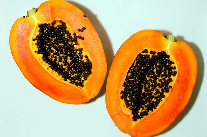Papaya is an exotic fruit, the mask of which will make the skin soft and smooth